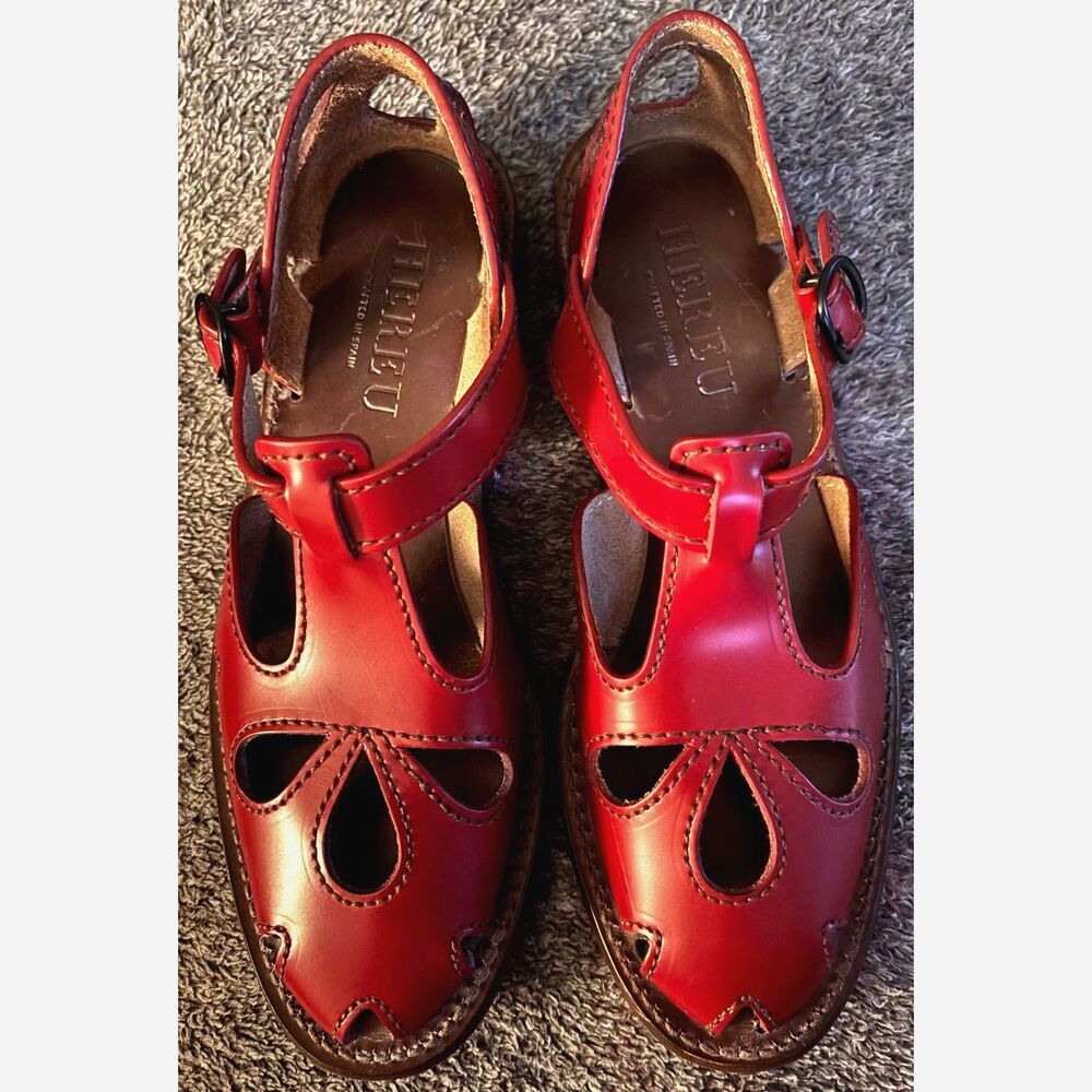 Hereu Floreta Red Leather T-Bar Cut-Out Sandals Sz 7.5 - 8